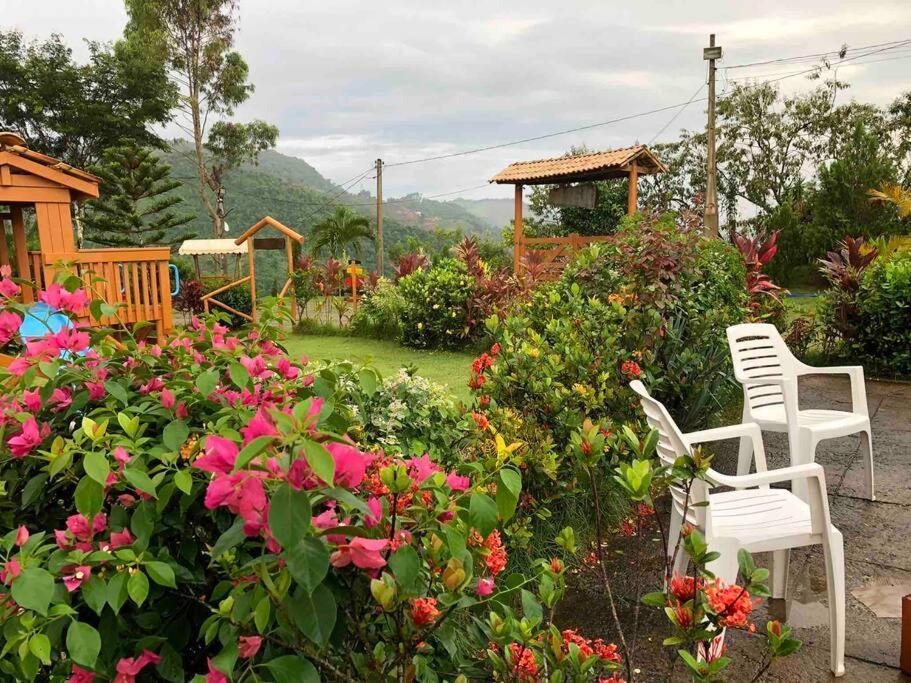 Casa nas montanhas com piscina e vista panorâmica Vila Domingos Martins Exterior foto